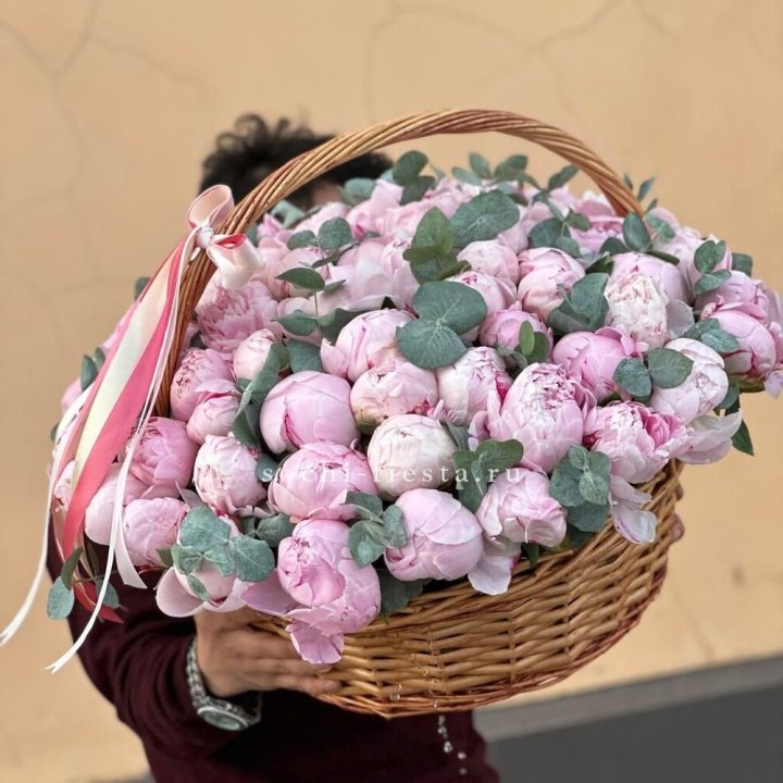 Корзина пионов "75" в Оренбурге