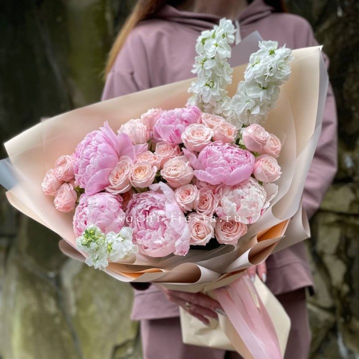 Букет с пионами №1 в Оренбурге