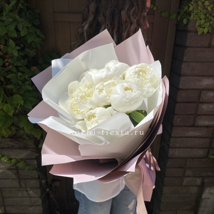 9 белоснежных пионов в Оренбурге