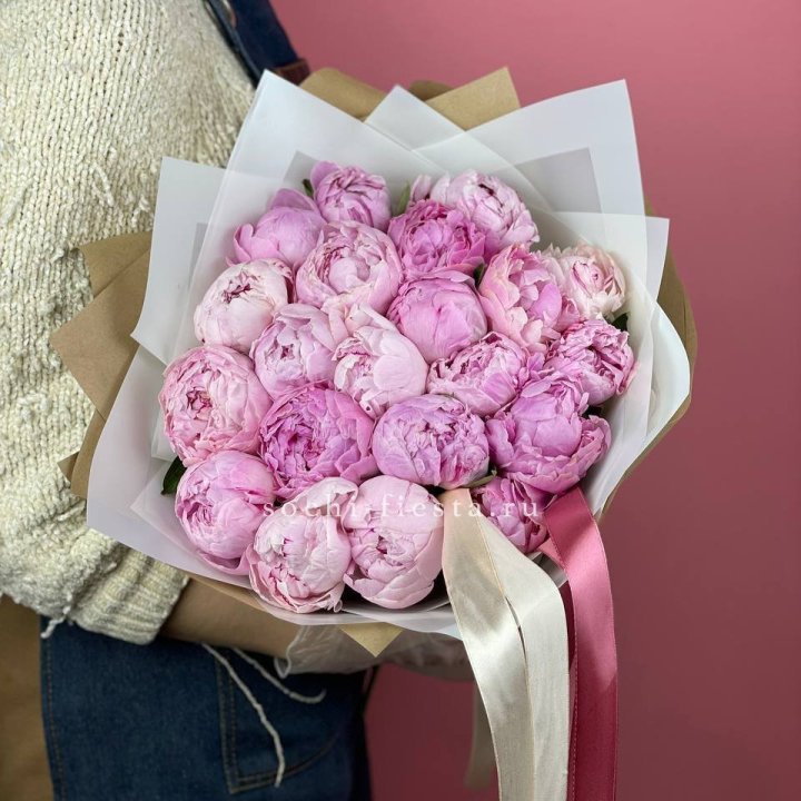 Букет из 21 пионов в Оренбурге