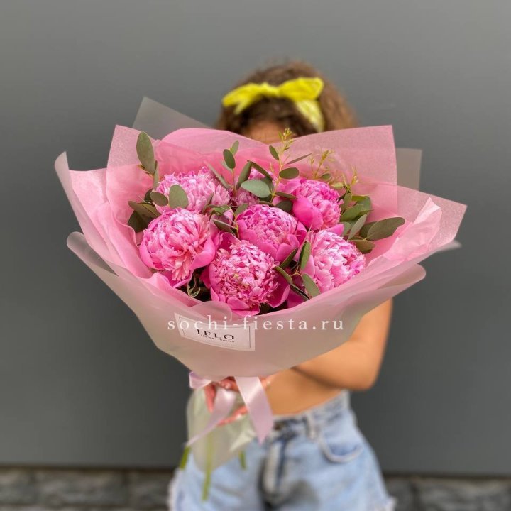 7 ярких пионов в оформлении в Оренбурге