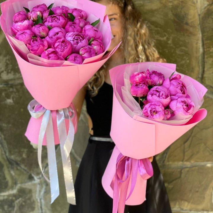 Букет ярких пионов  в Оренбурге