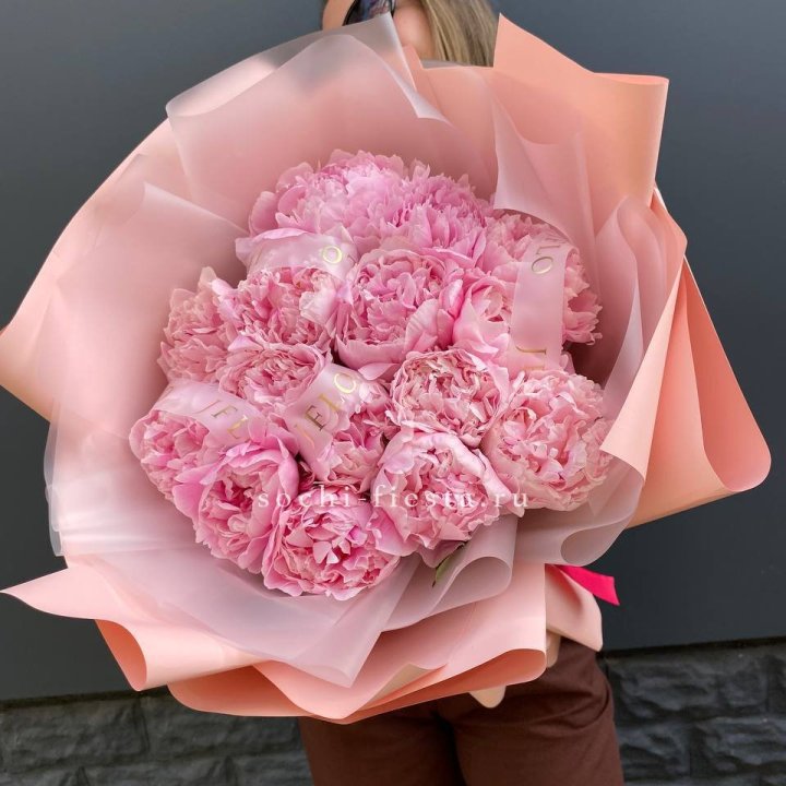 15 пионов "Монинг" в Оренбурге