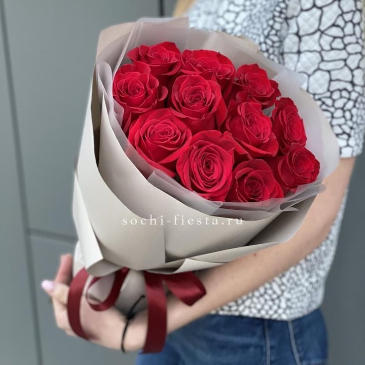 Букет красных роз "Рози" в Оренбурге