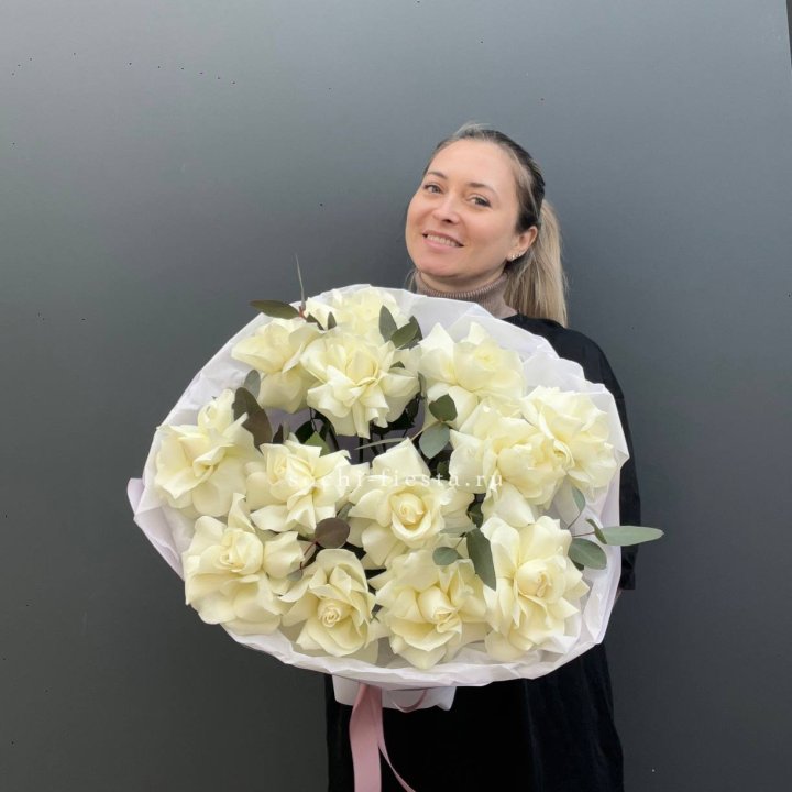 13 Белых французских роз Облако в Оренбурге