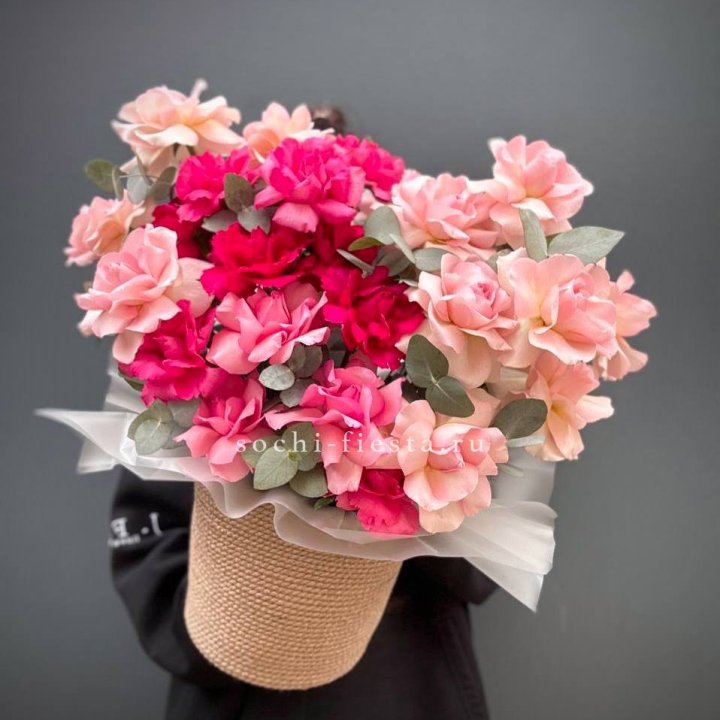 23 Французские розы Микс в боксе в Оренбурге