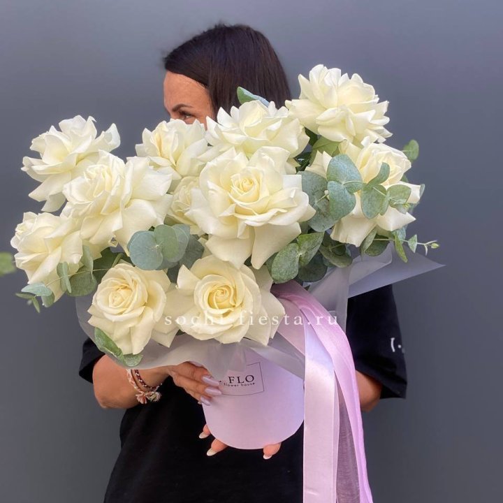 11 Французских белых роз в боксе в Оренбурге