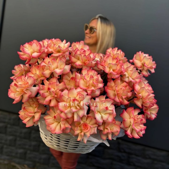 45 французских роз Джумилия в корзине в Оренбурге