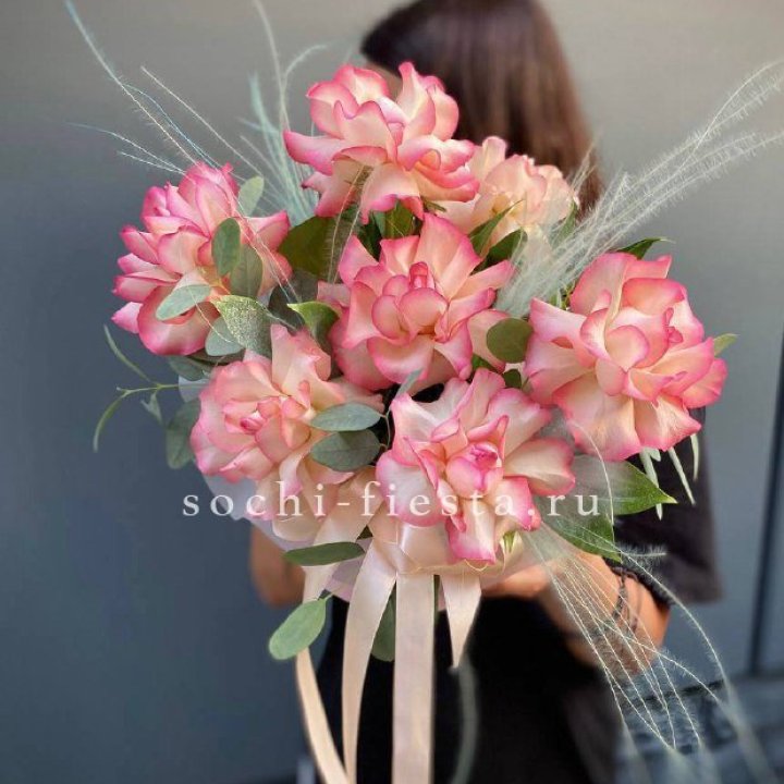 9 Французских роз Джумилия в боксе в Оренбурге