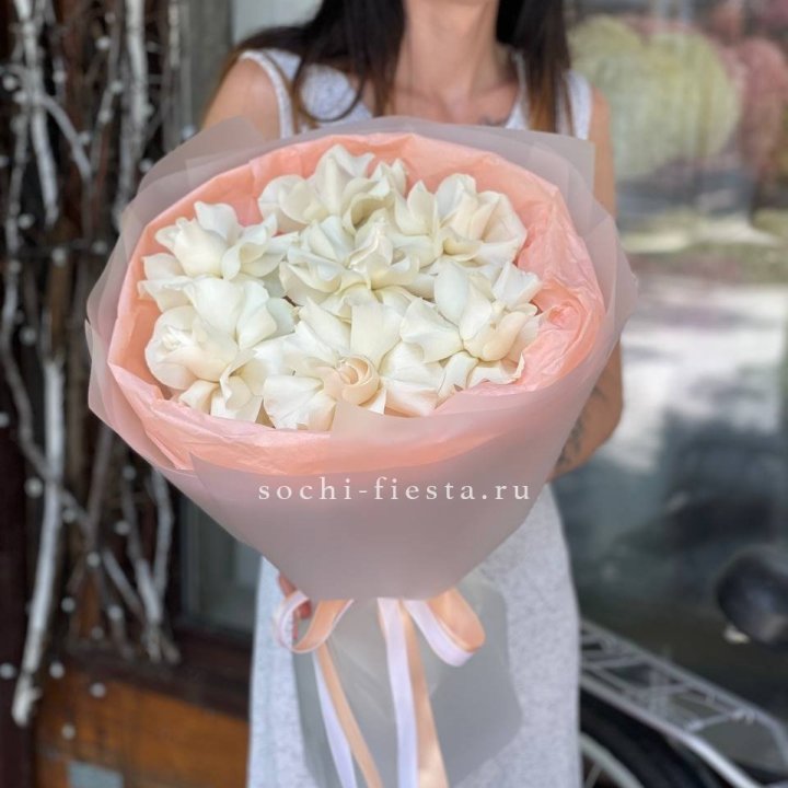 7 Белых французских роз в Оренбурге