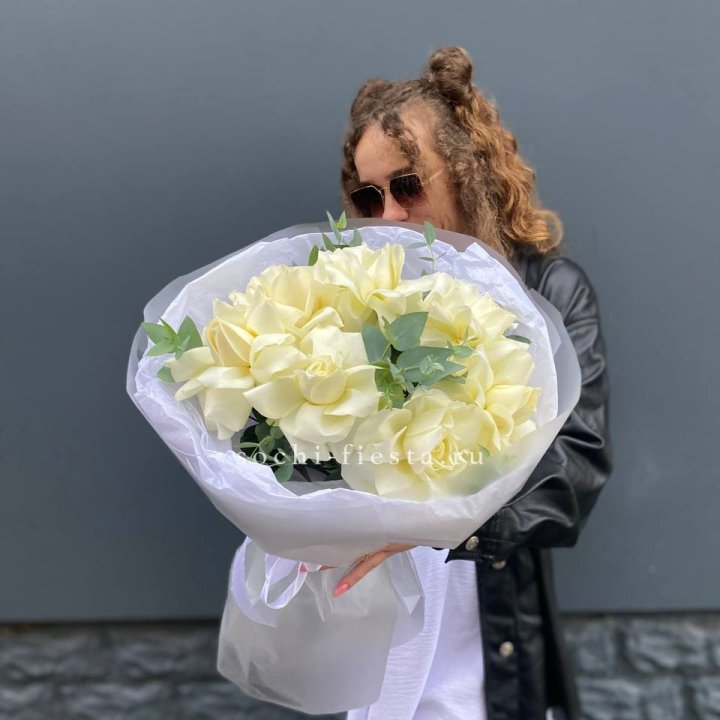 7 Белых французских роз  в Оренбурге