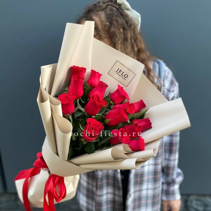 15 красных роз в Оренбурге