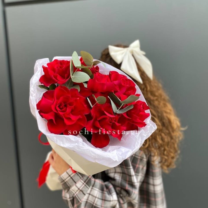 7 красных французских роз в Оренбурге