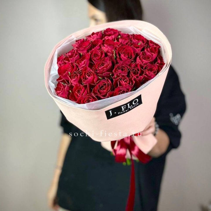 35 кенийских роз в Оренбурге