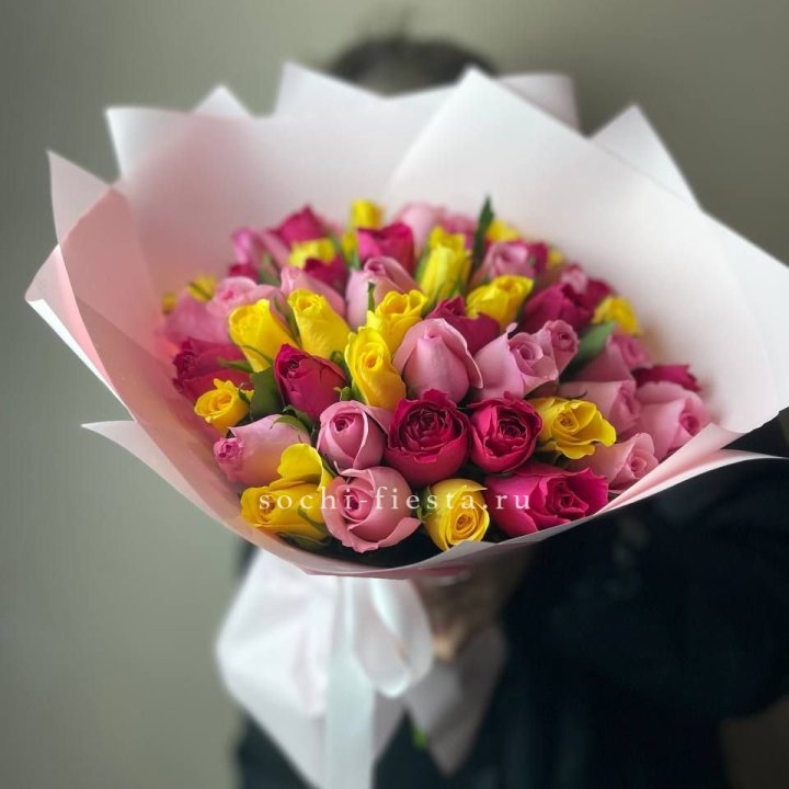Букет из 51 розы Микс (Кения) в Оренбурге