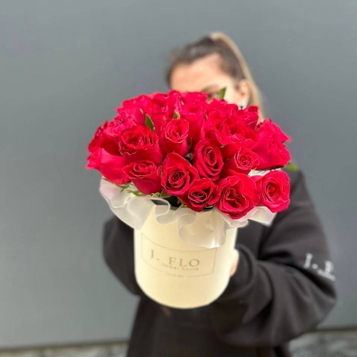 27 кенийских роз в боксе в Оренбурге