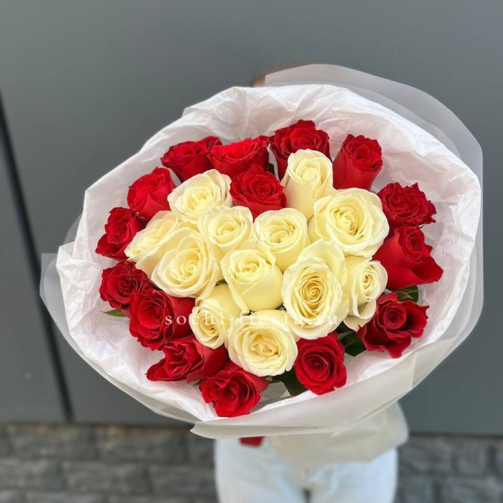 27 роз микс в Оренбурге