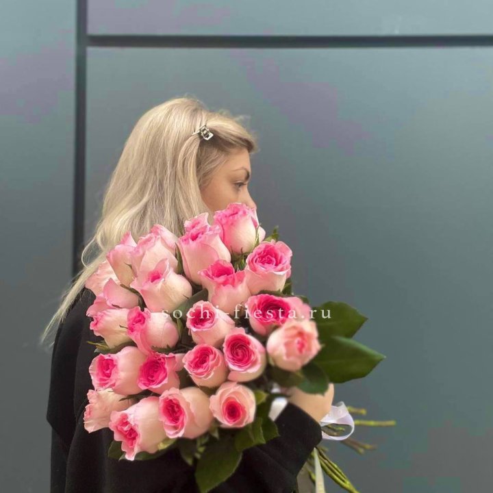  25 розовых роз в Оренбурге