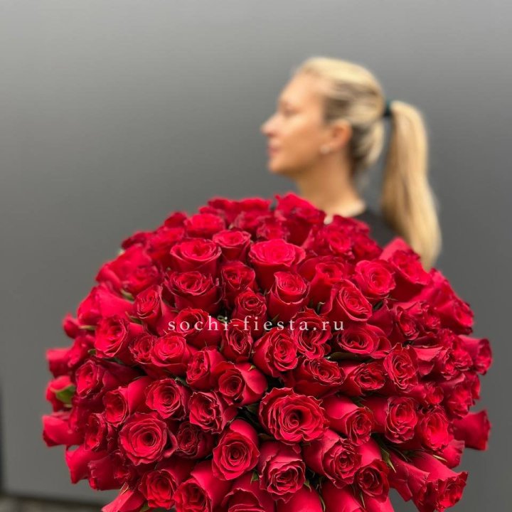 Охапка из 101 красной розы в Оренбурге