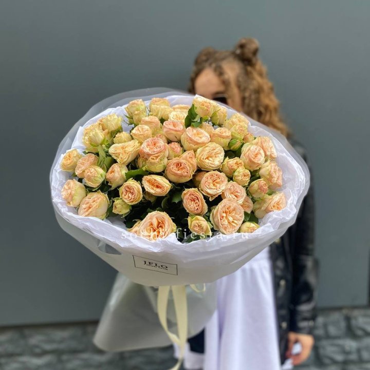 15 пионовидных роз в Оренбурге