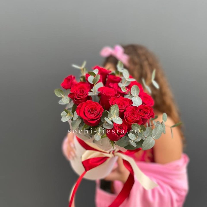 15 Красных роз в боксе №2 в Оренбурге