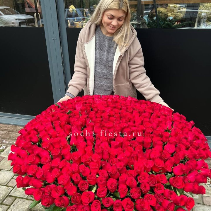 501 красная роза в корзине в Оренбурге