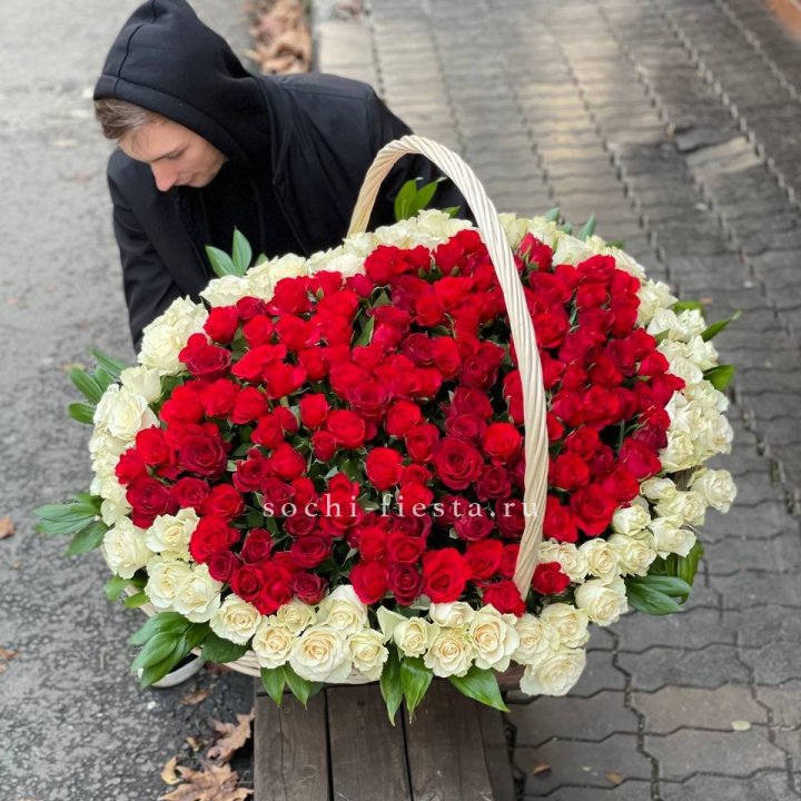 201  роза в корзине   в Оренбурге