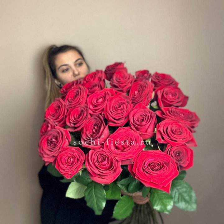 25 высоких роз в Оренбурге