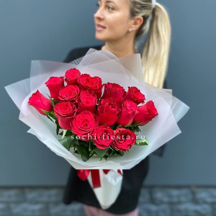 Букет из 15 красных роз  в Оренбурге