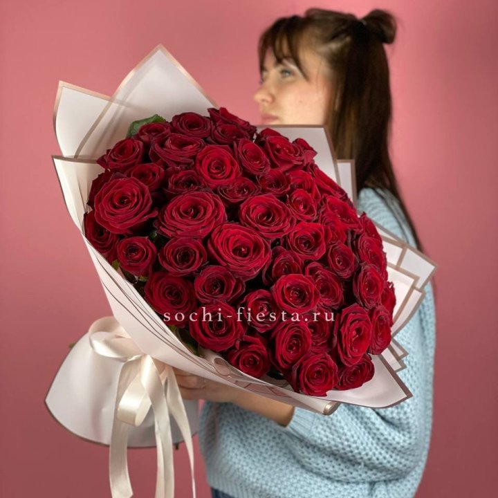 51 красная роза "Лавели" в Оренбурге