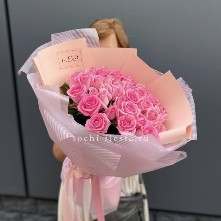 33 Розовые розы в Оренбурге