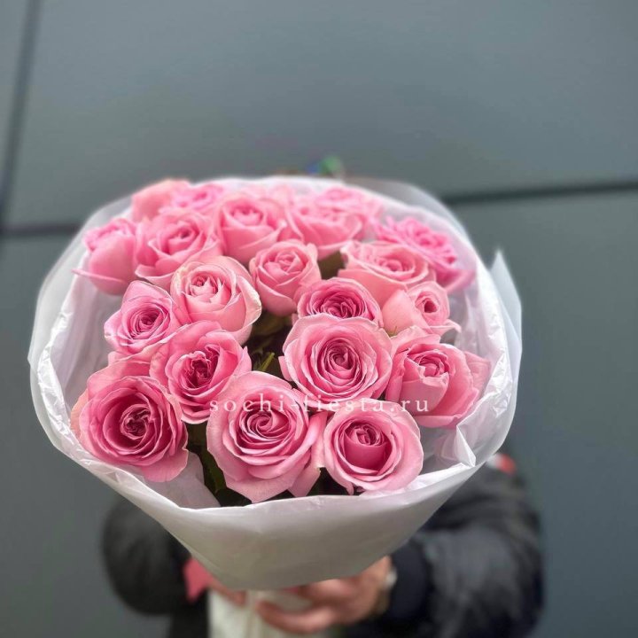 21 Розовая роза в белом в Оренбурге