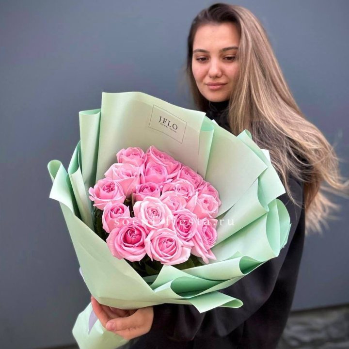 17 розовых роз в Оренбурге