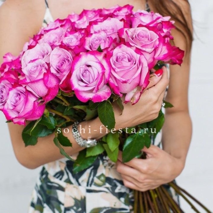 Букет высоких роз Ди перпел в Оренбурге