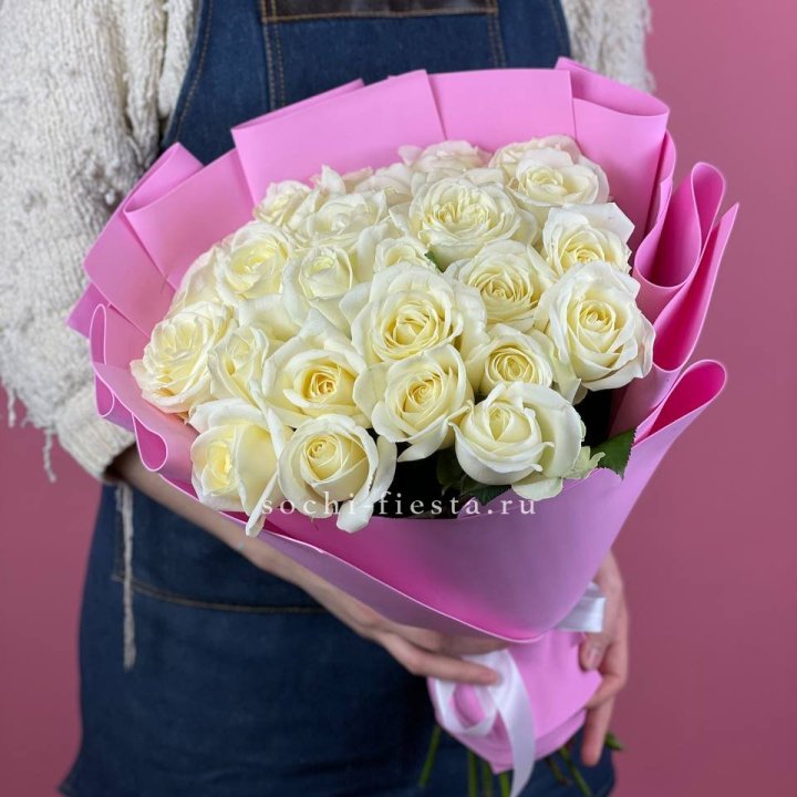 25 белых роз в Оренбурге