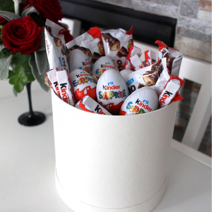 Коробка с киндерами  в Оренбурге