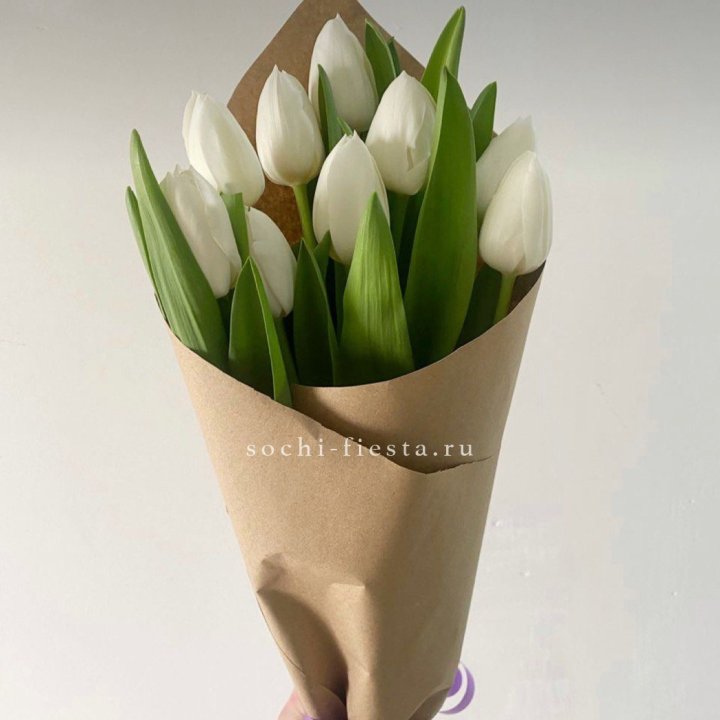 Букет белых тюльпанов в Оренбурге