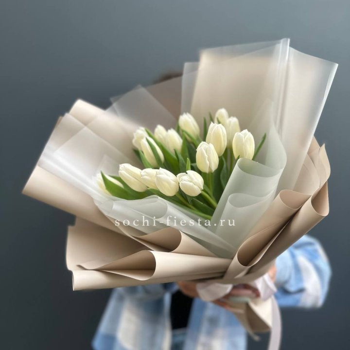 Букет из 15 белых тюльпанов в Оренбурге
