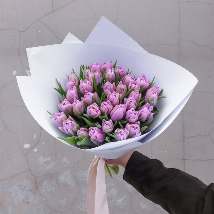 35 сиреневых тюльпанов в Оренбурге