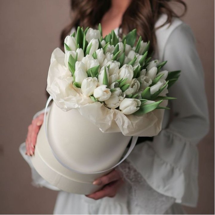 Тюльпаны в цилиндре  в Оренбурге