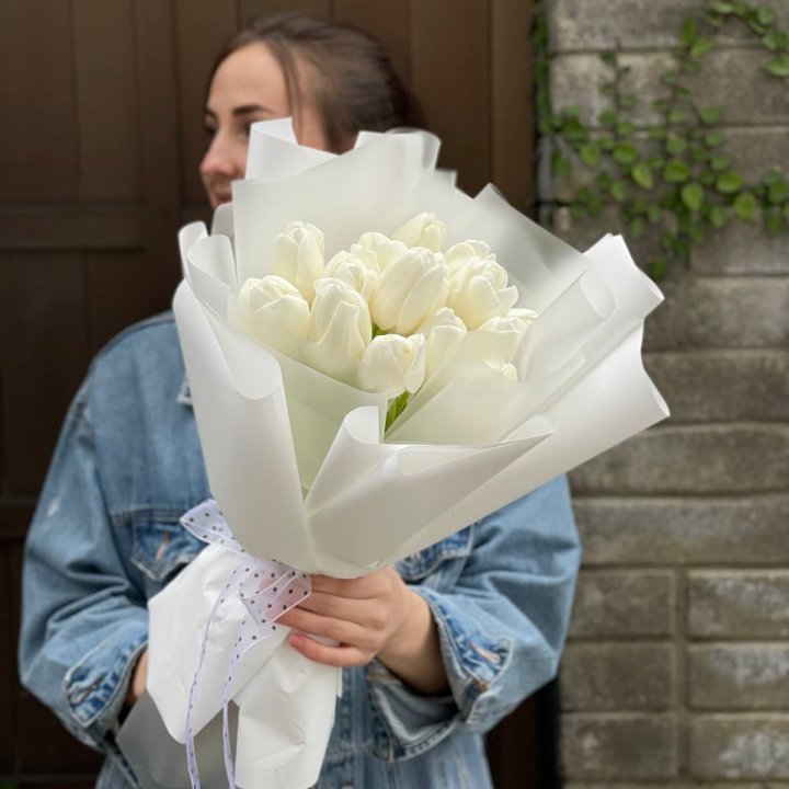 Букет белоснежных тюльпанов в Оренбурге